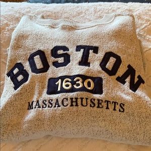 Boston Crewneck 🤍